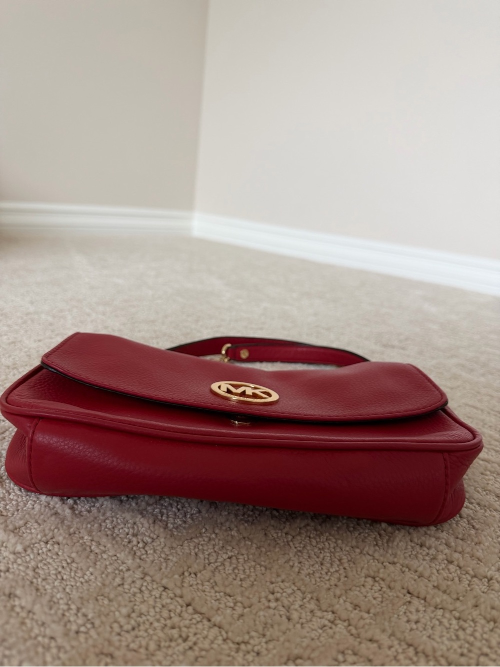 Michael Kors Red Leather Shoulder Bag with Gold MK Emblem - Picture 3 of 5